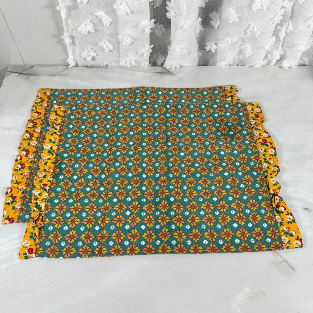 Set of 2 Reversible Floral Placemats Yellow Teal Green  Ruffle‎ Cottagecore